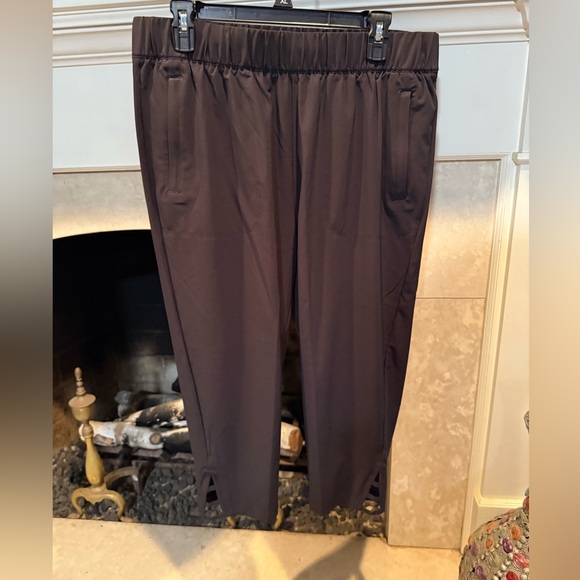 T by Talbots Black Capris size Lp - Picture 1 of 6